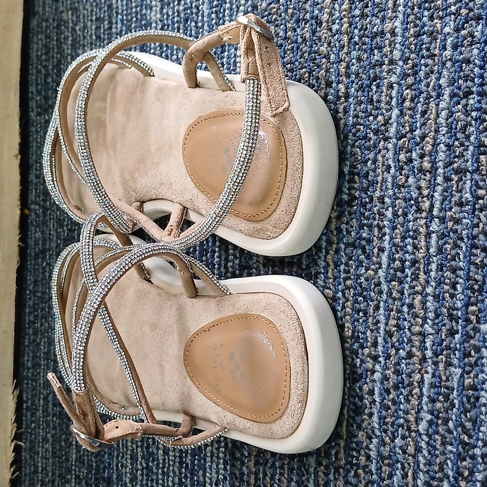 Vince Camuto Jimena Sandal Rhinestones 9M New - Picture 6 of 8